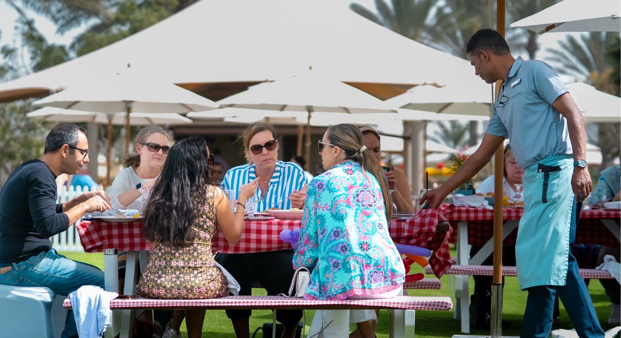 HB Family BBQ Par Tee 2